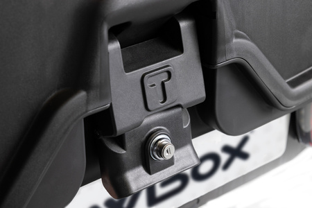 Towbox ALPHA Black Edition - bagażnik box montowany na hak